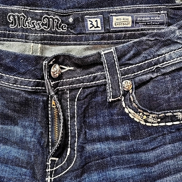 💥Miss Me Mid-Rise Easy Boot Jeans.👢Women's Size: Waist 31x32 Inseam. - Picture 7 of 13